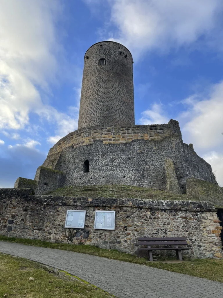 Burgruine Muenzenberg 3817