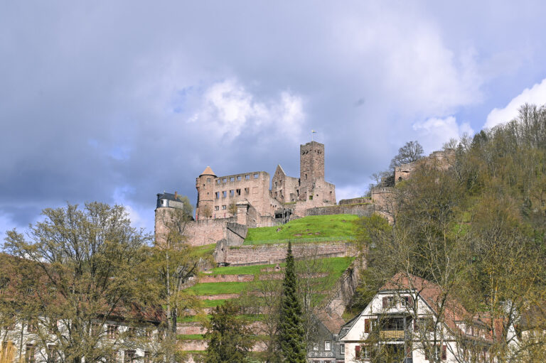 Burg Wertheim und die schöne Aussicht ins Maintal