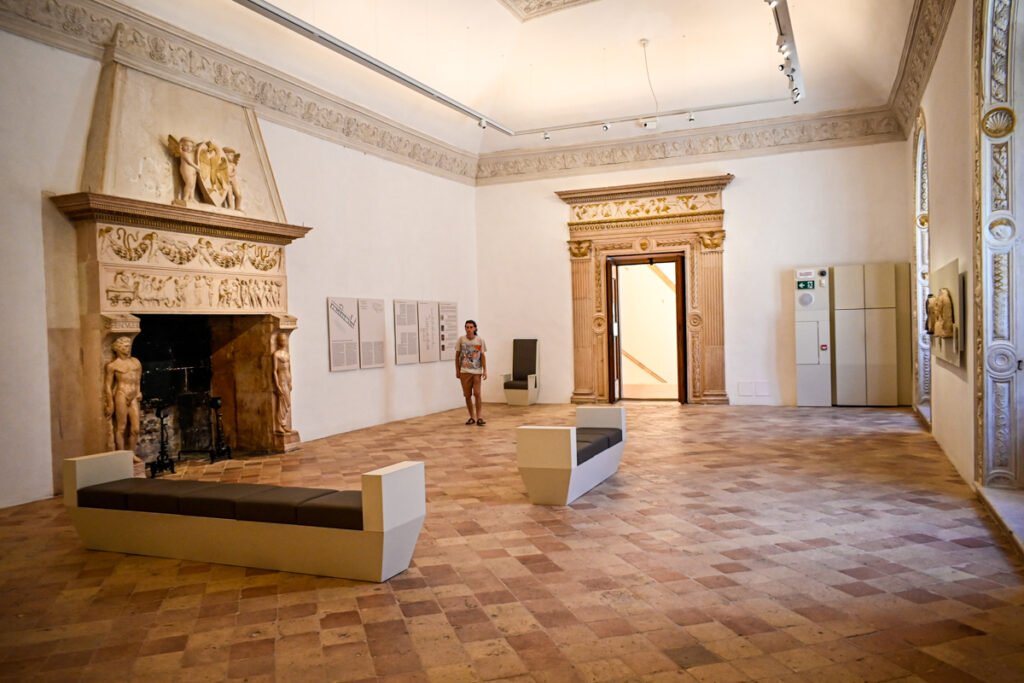 Urbino Palazzo Ducale 1018